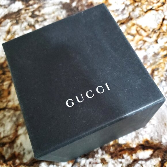 Gucci 126.2 of the G-Timeless Collection - Picture 1 of 12
